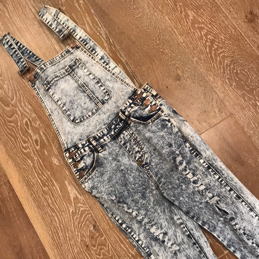 Ripped acid wash skinny denim overalls